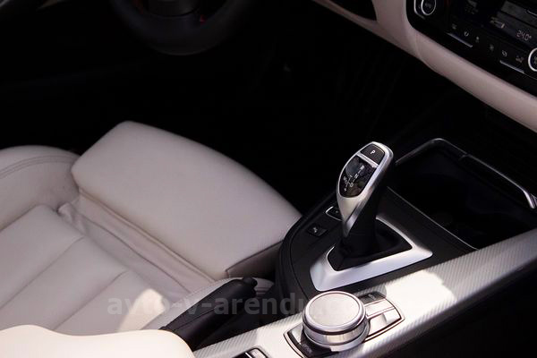 Аренда авто BMW 430 серии кабриолет с водителем. Прокат кабриолета БМВ 430 без водителя в Киеве