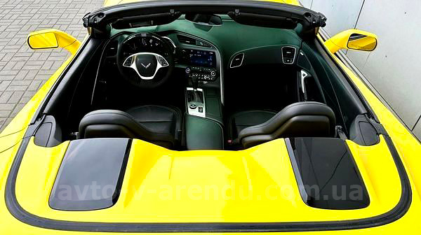 Аренда кабриолета Chevrolete Corvette Stingray с водителем. Прокат авто Шевроле Корвет Стингрей кабриолет желтый без водителя в Киеве