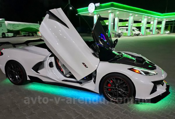 Аренда авто Chevrolete Corvette кабриолет на свадьбу, видеоосъемку и фотосессию с водителем в Киеве