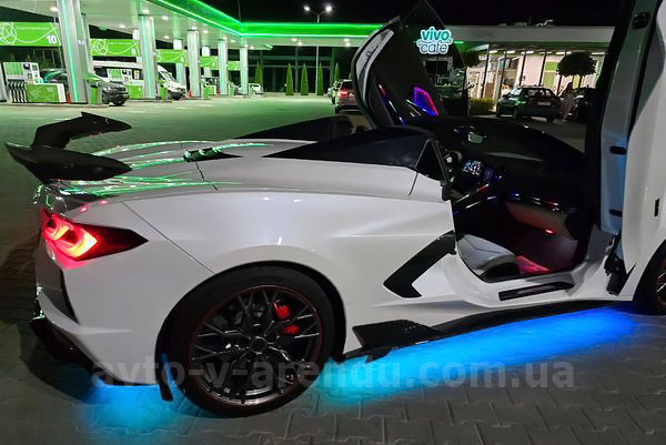 Аренда авто Chevrolete Corvette кабриолет на свадьбу, видеоосъемку и фотосессию с водителем в Киеве