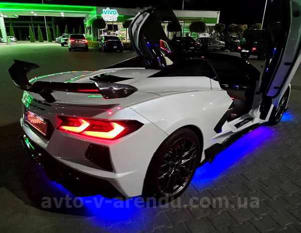 Аренда авто Chevrolete Corvette кабриолет на свадьбу, видеоосъемку и фотосессию с водителем в Киеве