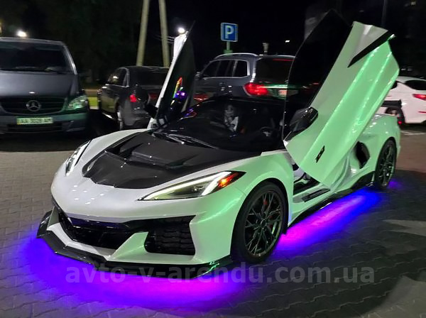 Аренда авто Chevrolete Corvette кабриолет на свадьбу, видеоосъемку и фотосессию с водителем в Киеве