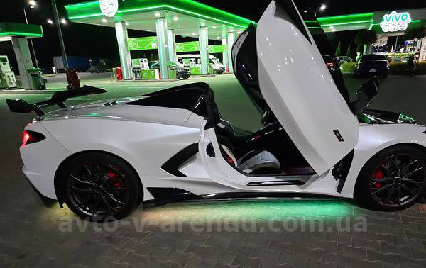 Аренда авто Chevrolete Corvette кабриолет на свадьбу, видеоосъемку и фотосессию с водителем в Киеве