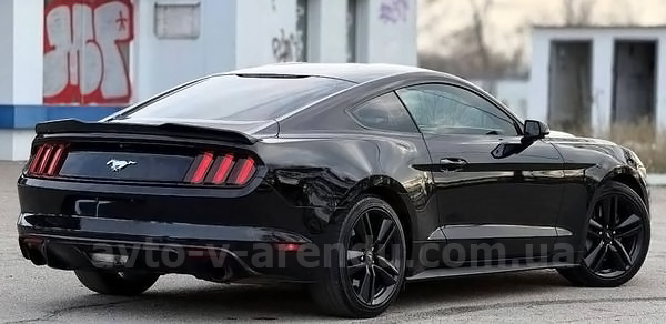 Аренда авто Ford Mustang GT 2.3 черный кабриолет с водителем. Прокат кабриолета Форд Мустанг GT 2.3 без водителя в Киеве