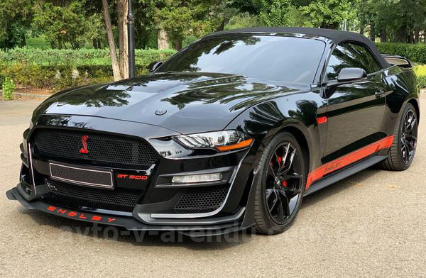 Аренда авто Ford Mustang GT 5.0 черный кабриолет с водителем. Прокат кабриолета Форд Мустанг GT 5.0 без водителя в Киеве