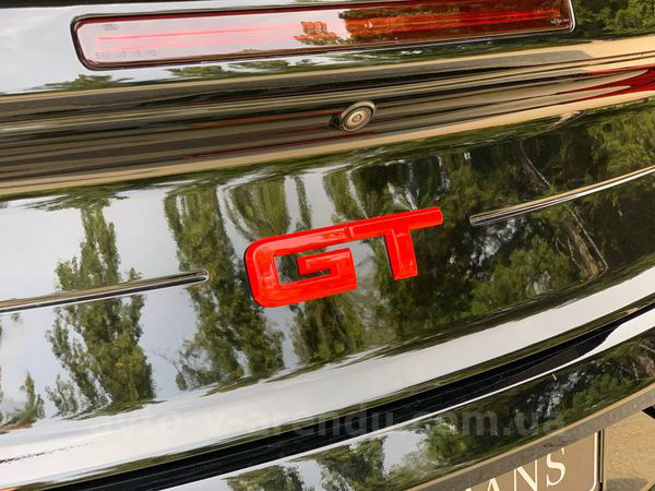 Аренда авто Ford Mustang GT 5.0 черный кабриолет с водителем. Прокат кабриолета Форд Мустанг GT 5.0 без водителя в Киеве