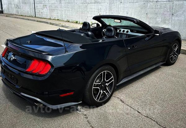Аренда авто Ford Mustang GT черный кабриолет с водителем. Прокат кабриолета Форд Мустанг GT без водителя в Киеве