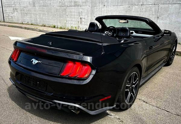 Аренда авто Ford Mustang GT черный кабриолет с водителем. Прокат кабриолета Форд Мустанг GT без водителя в Киеве