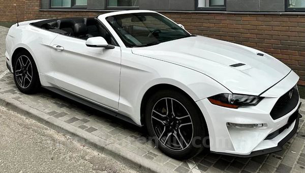 Аренда кабриолета Ford Mustang GT white new в Киеве