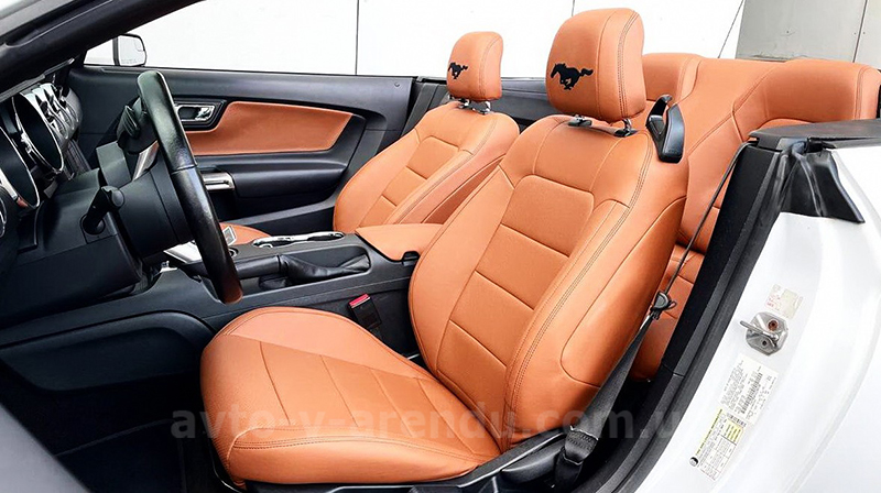 Аренда авто Ford Mustang GT white кабриолет с водителем. Прокат кабриолета Форд Мустанг GT белый без водителя в Киеве