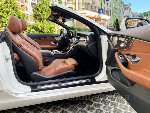 Аренда авто Mercedes Benz C300  кабриолет с водителем. Прокат кабриолета Мерседес C300 без водителя в Киеве