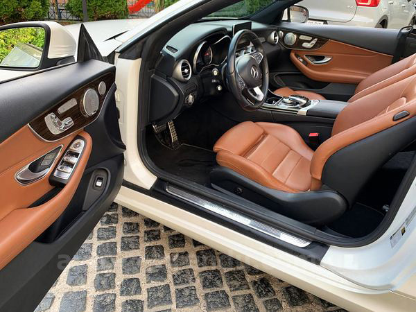 Аренда авто Mercedes Benz C300  кабриолет с водителем. Прокат кабриолета Мерседес C300 без водителя в Киеве