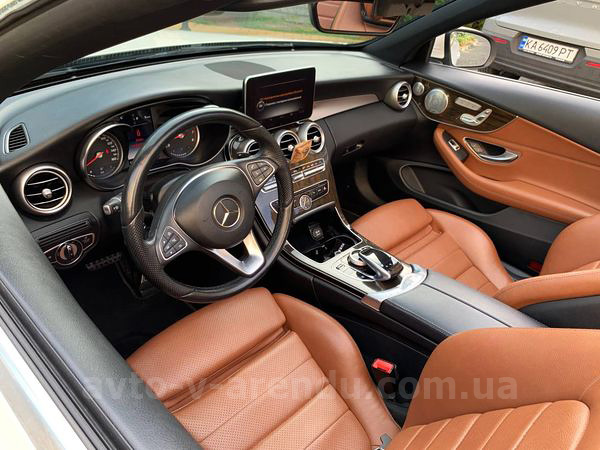 Аренда авто Mercedes Benz C300  кабриолет с водителем. Прокат кабриолета Мерседес C300 без водителя в Киеве