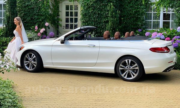 Аренда авто Mercedes Benz C300  кабриолет с водителем. Прокат кабриолета Мерседес C300 без водителя в Киеве