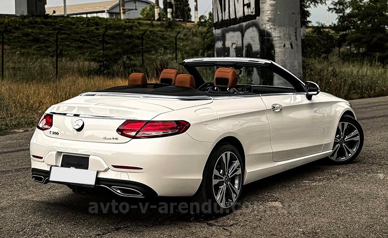 Аренда авто Mercedes Benz C300  кабриолет с водителем. Прокат кабриолета Мерседес C300 без водителя в Киеве