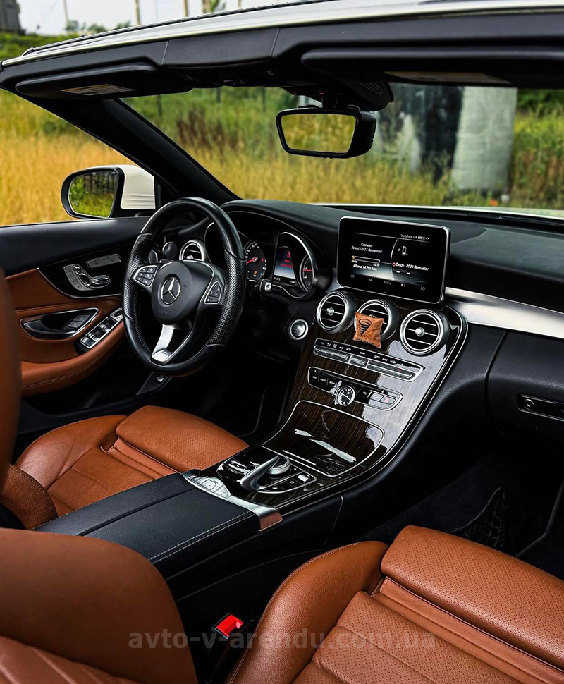 Аренда авто Mercedes Benz C300  кабриолет с водителем. Прокат кабриолета Мерседес C300 без водителя в Киеве