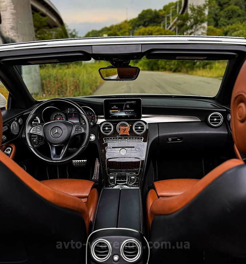 Аренда авто Mercedes Benz C300  кабриолет с водителем. Прокат кабриолета Мерседес C300 без водителя в Киеве