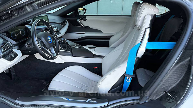 Аренда спорткара BMW I8 с водителем, прокат авто БМВ I8 без водителя в Киеве