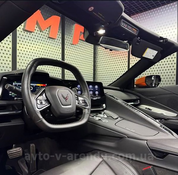 Аренда спорткара Chevrolet Corvette C8 с водителем, прокат авто Шевроле Корвет C8 без водителя в Киеве