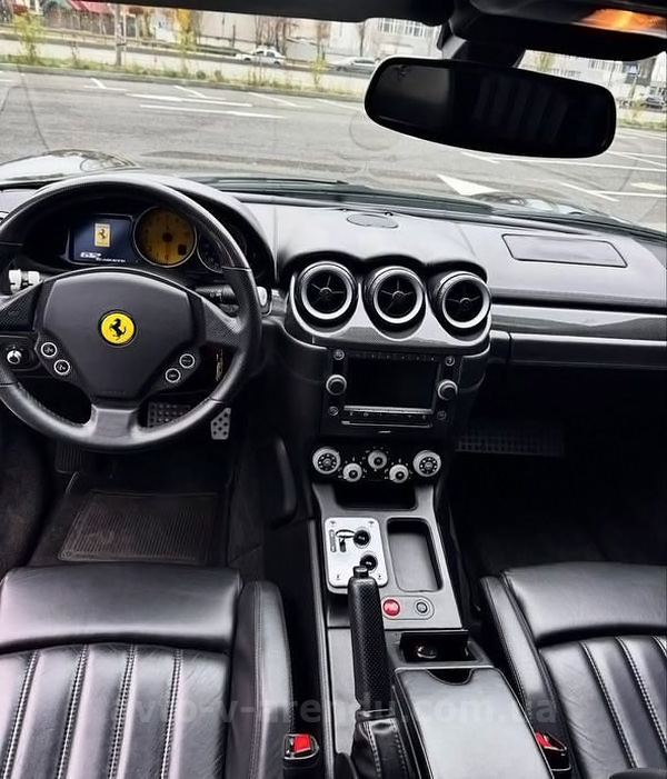 Аренда спорткара Ferrari 612 с водителем в Киеве