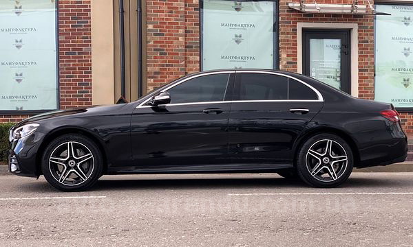 Аренда авто Mercedes-Benz E-class W213 HIBRYD с водителем. Прокат авто Мерседес W213 без водителя в Киеве
