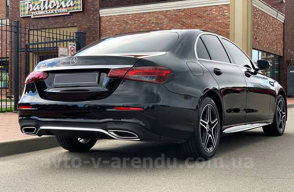 Аренда авто Mercedes-Benz E-class W213 HIBRYD с водителем. Прокат авто Мерседес W213 без водителя в Киеве