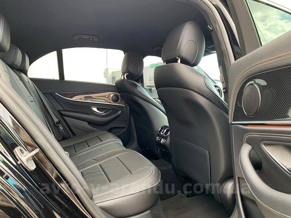 Аренда авто Mercedes-Benz E-class W213 HIBRYD с водителем. Прокат авто Мерседес W213 без водителя в Киеве