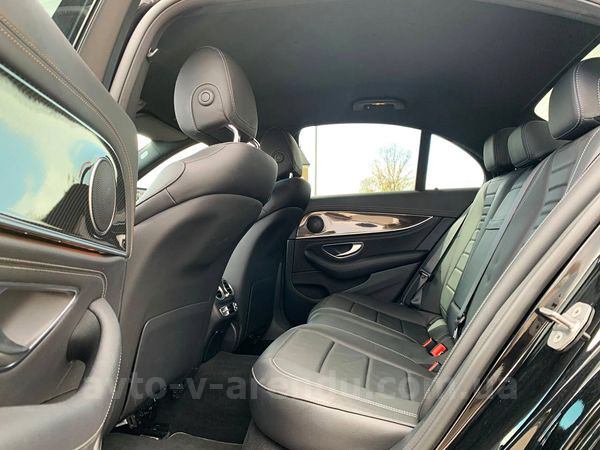 Аренда авто Mercedes-Benz E-class W213 HIBRYD с водителем. Прокат авто Мерседес W213 без водителя в Киеве