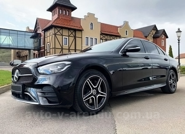 Аренда авто Mercedes-Benz E-class W213 HIBRYD с водителем. Прокат авто Мерседес W213 без водителя в Киеве