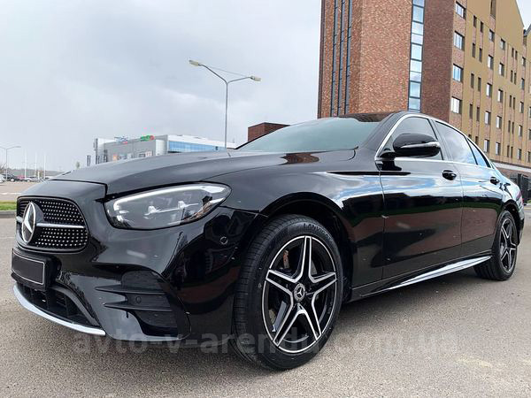 Аренда авто Mercedes-Benz E-class W213 HIBRYD с водителем. Прокат авто Мерседес W213 без водителя в Киеве