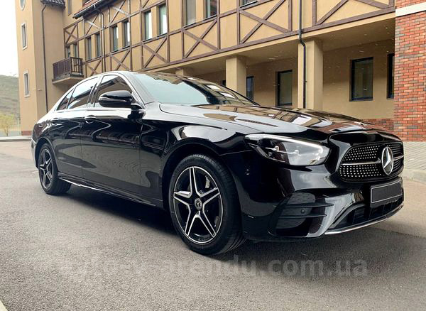 Аренда авто Mercedes-Benz E-class W213 HIBRYD с водителем. Прокат авто Мерседес W213 без водителя в Киеве