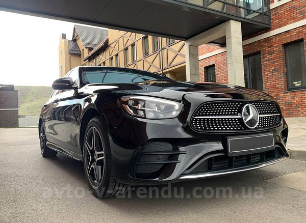 Аренда авто Mercedes-Benz E-class W213 HIBRYD с водителем. Прокат авто Мерседес W213 без водителя в Киеве
