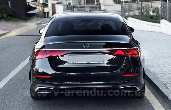 Аренда E-class Mercedes-Benz W214 с водителем Киев. Прокат авто Мерседес W214 без водителя в Киеве