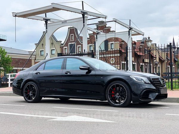 Аренда Мерседес s-class W222 S63 AMG 4MATIC Restyling с водителем. Прокат авто Mercedes-Benz W222 S63 без водителя в Киеве