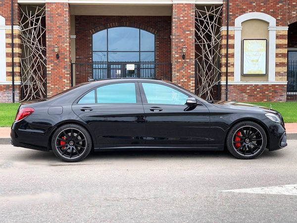 Аренда Мерседес s-class W222 S63 AMG 4MATIC Restyling с водителем. Прокат авто Mercedes-Benz W222 S63 без водителя в Киеве