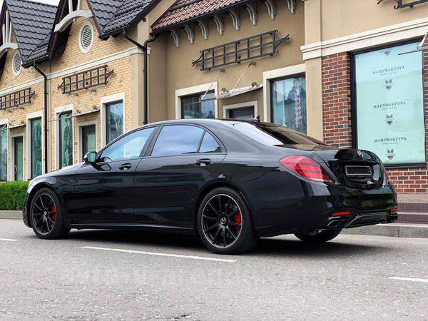Аренда Мерседес s-class W222 S63 AMG 4MATIC Restyling с водителем. Прокат авто Mercedes-Benz W222 S63 без водителя в Киеве