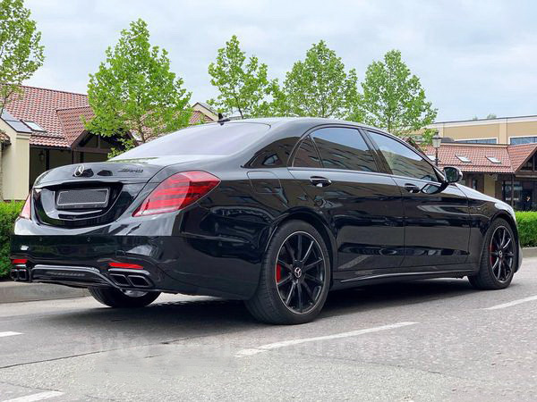 Аренда Мерседес s-class W222 S63 AMG 4MATIC Restyling с водителем. Прокат авто Mercedes-Benz W222 S63 без водителя в Киеве