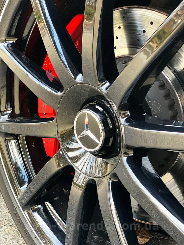 Аренда Мерседес s-class W222 S63 AMG 4MATIC Restyling с водителем. Прокат авто Mercedes-Benz W222 S63 без водителя в Киеве