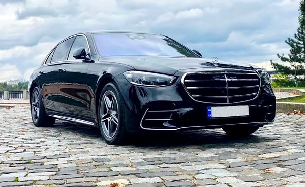Аренда авто Мерседес W223 S560 AMG S-class vip с водителем в Киеве