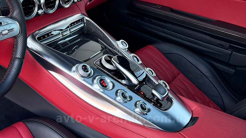 Аренда авто Mercedes-Benz AMG GT Coupe с водителем. Прокат авто Мерседес AMG GT Coupe без водителя в Киеве