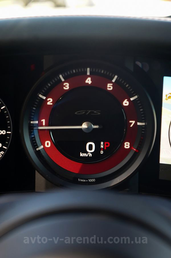 Аренда авто Porsche 911 Carrera GTS красный с водителем, прокат авто Порше 911 Каррера GTS без водителя в Киеве