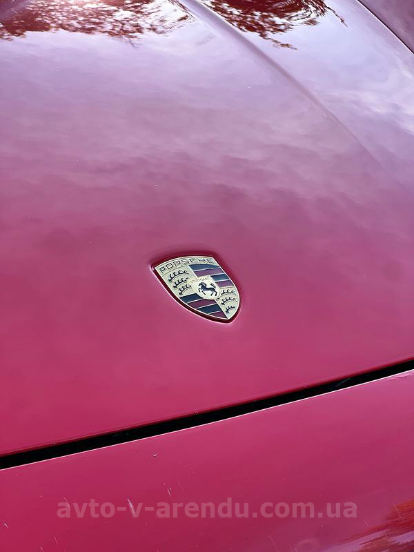 Аренда авто Porsche 911 Carrera GTS красный с водителем, прокат авто Порше 911 Каррера GTS без водителя в Киеве
