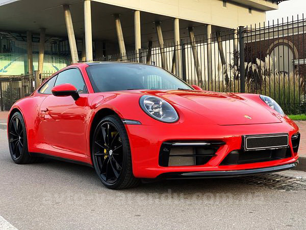 Аренда авто Porsche 911 Carrera GTS красный с водителем, прокат авто Порше 911 Каррера GTS без водителя в Киеве