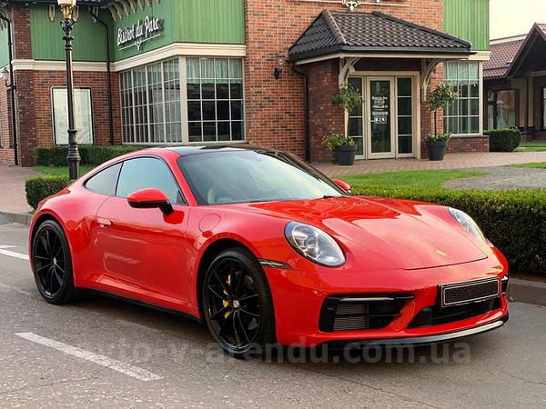 Аренда авто Porsche 911 Carrera GTS красный с водителем, прокат авто Порше 911 Каррера GTS без водителя в Киеве
