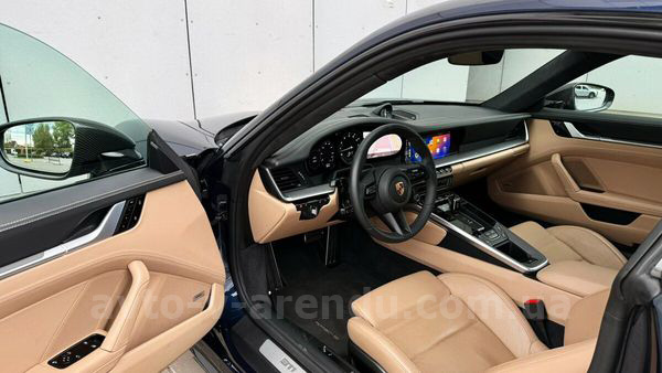 Аренда авто Porsche 911 Carrera 4 темно-синий с водителем. Прокат авто Порше 911 Каррера 4 без водителя в Киеве