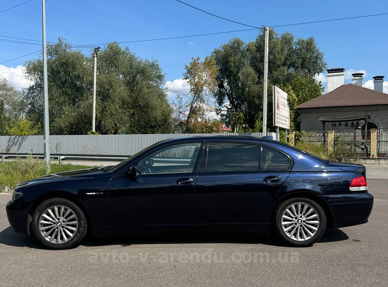 Аренда автомобиля BMW 760Li с водителем в Киеве