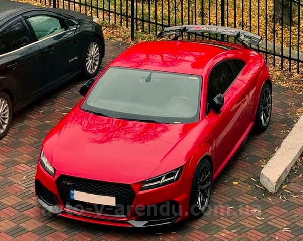 Аренда автомобиля Audi TT RS с водителем на съемки и фотосессии в Киеве
