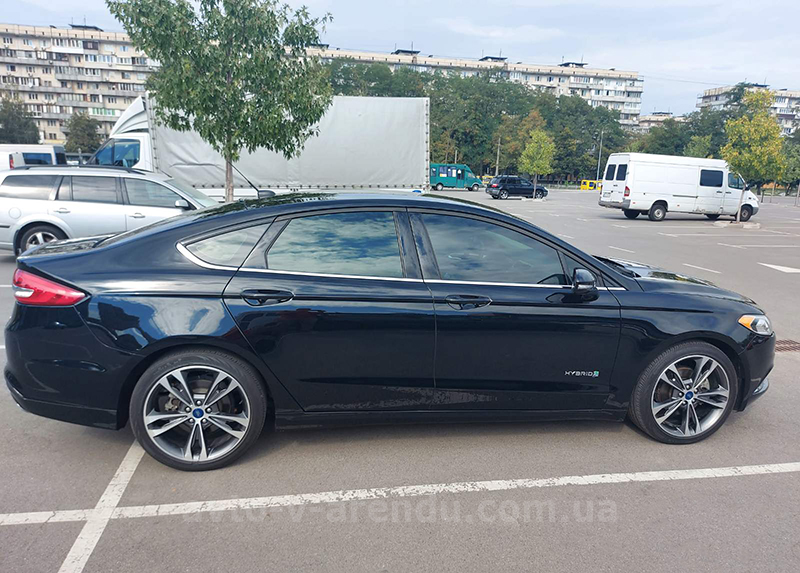 Аренда авто с водителем Ford Fusion черный