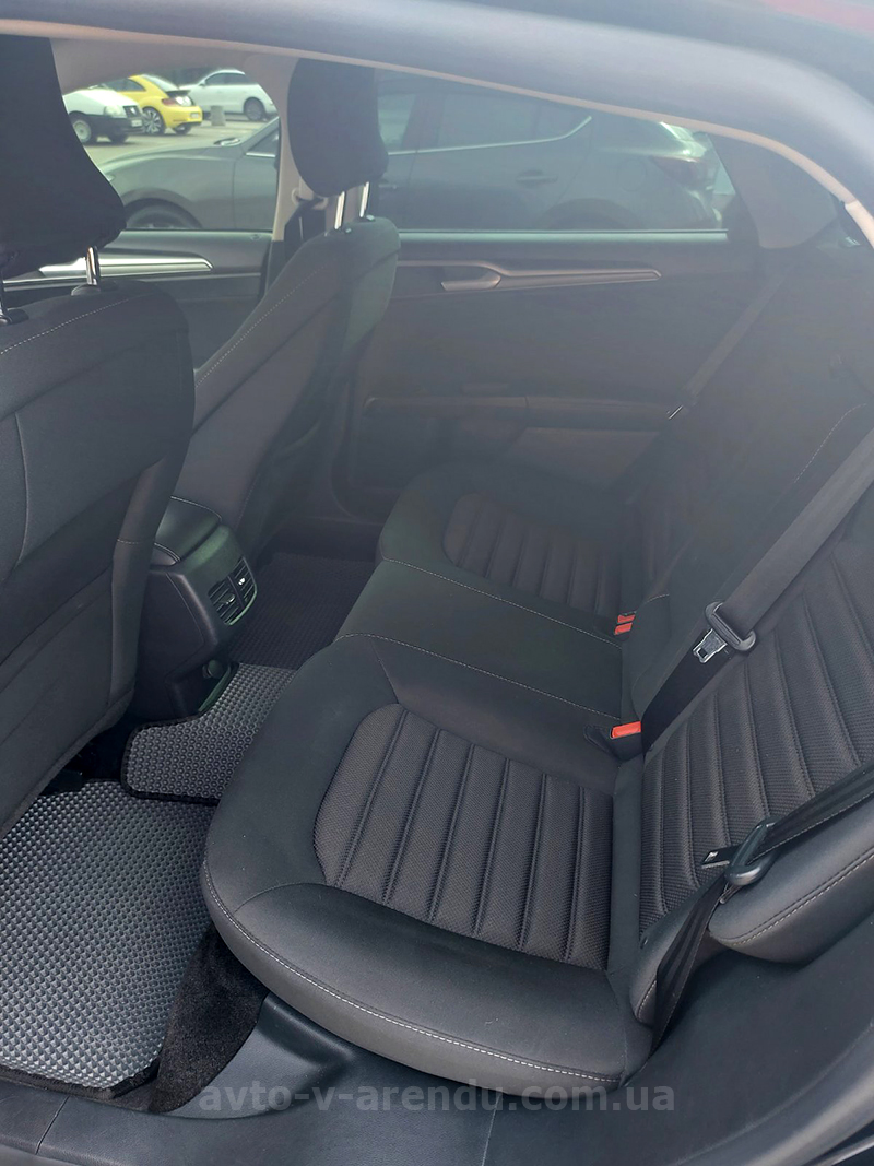 Аренда авто с водителем в Киеве  Ford Fusion  черный