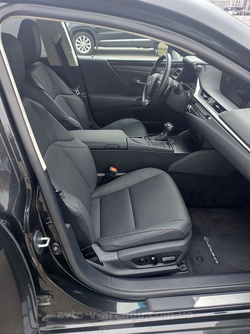Аренда авто с водителем в Киеве Lexus ES250